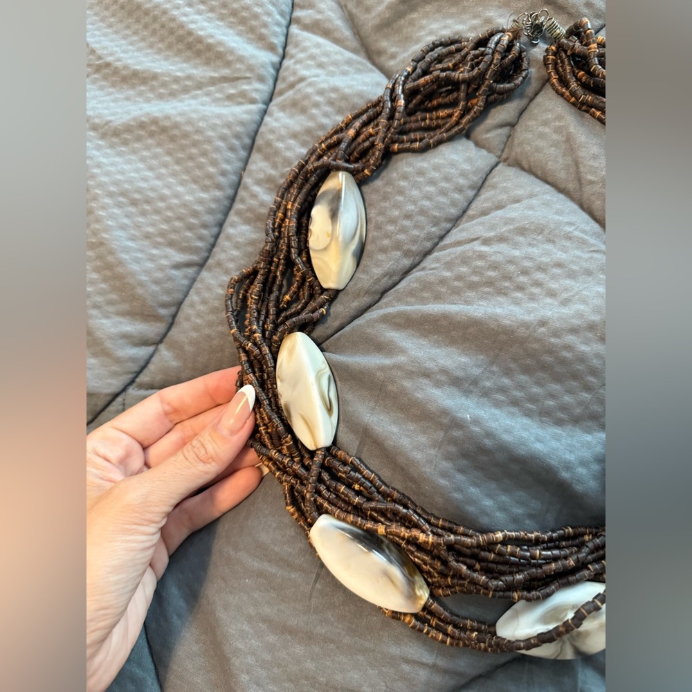 VINTAGE African Brown and Cream Beaded Necklace - pre loved - Picture 6 of 8